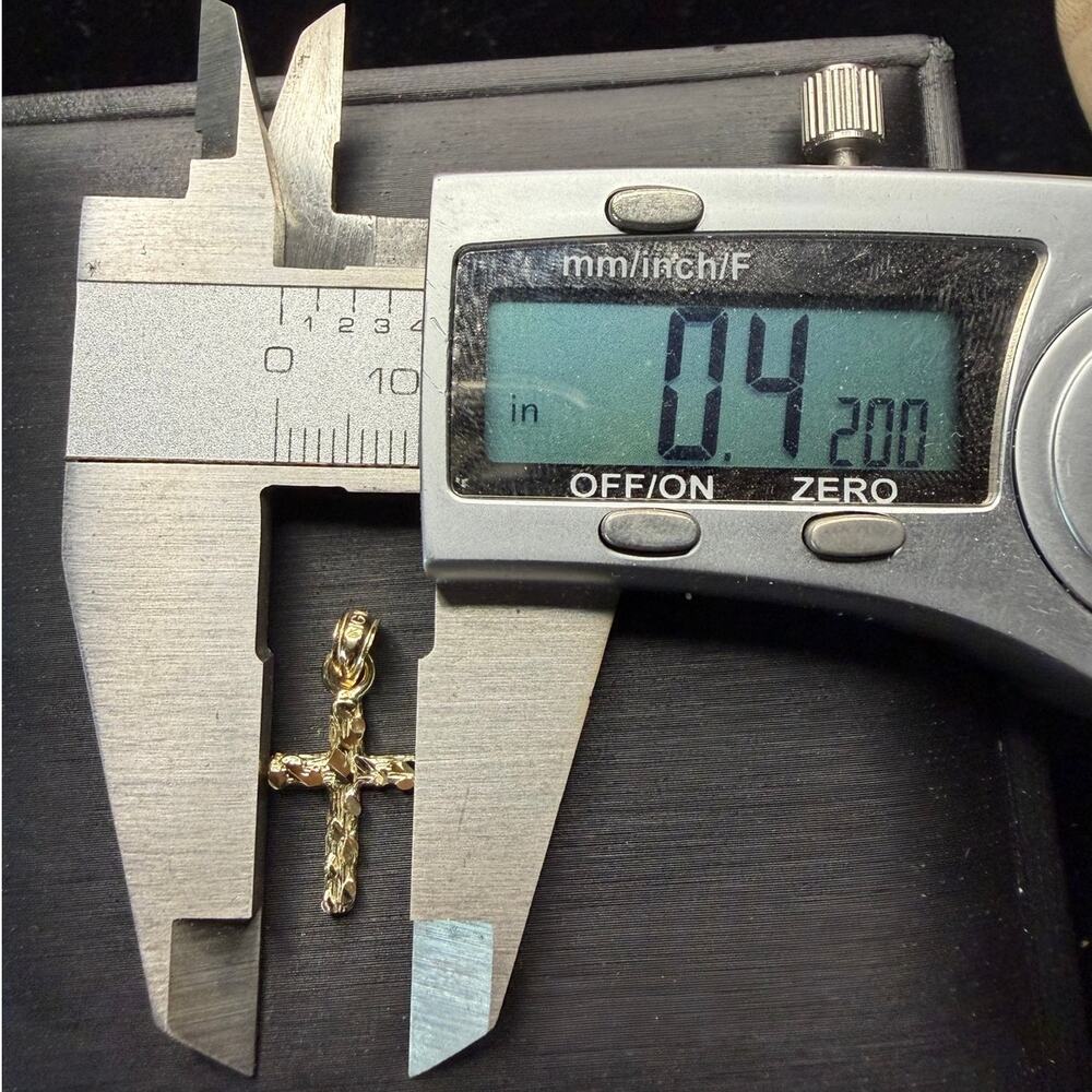 Solid 10k Italian Yellow Gold Nugget Cross Pendant .8" Tall .4" Wide - Picture 6 of 7